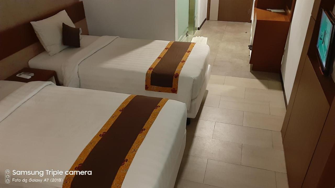 Xtra Hotel Bengkulu Exterior foto
