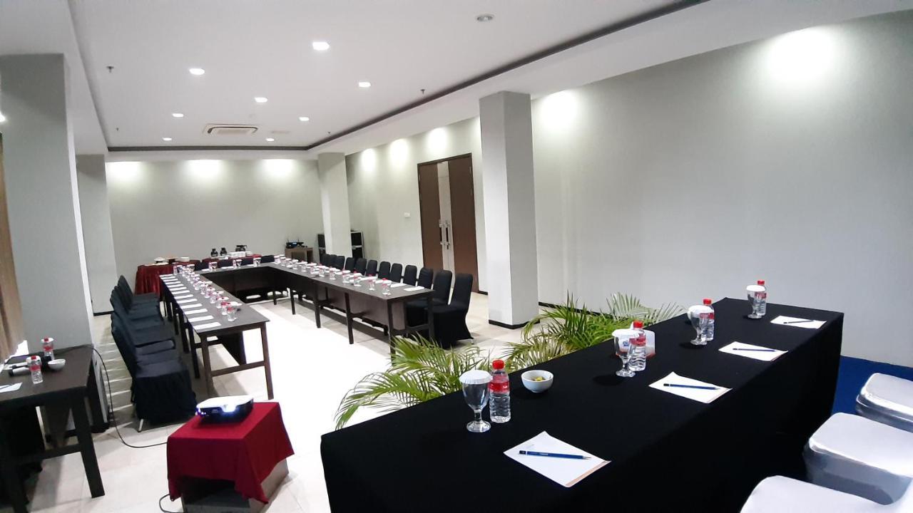 Xtra Hotel Bengkulu Exterior foto