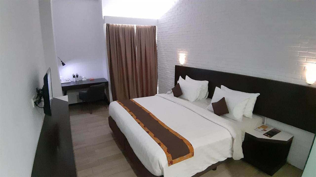 Xtra Hotel Bengkulu Exterior foto