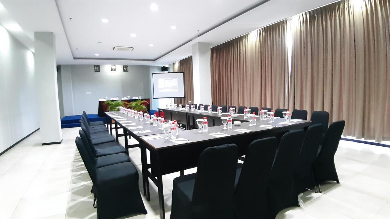 Xtra Hotel Bengkulu Exterior foto