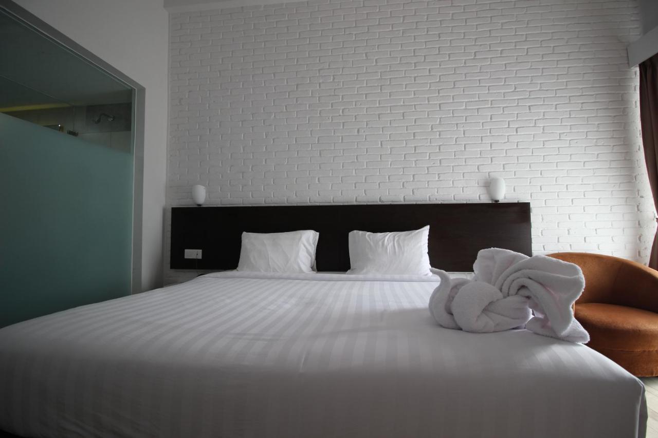 Xtra Hotel Bengkulu Exterior foto